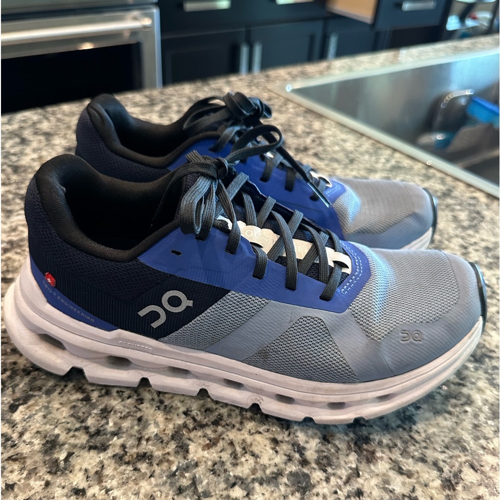 WOMEN'S ON CLOUDRUNNER, size 6.5, gently worn but in great shape. No stains